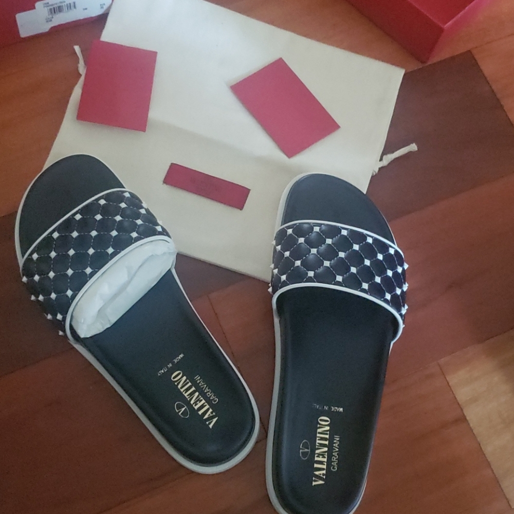 Valentino garavani leather quilted rockstud slides